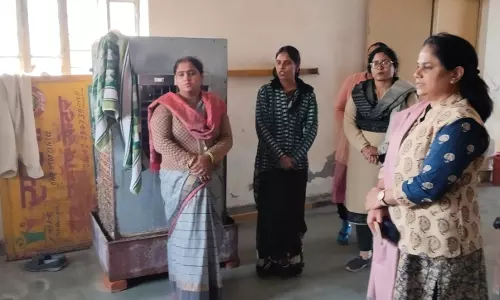 Dholpur: सचिव जिला विधिक सेवा प्राधिकरण ने किया सखी वन स्टॉप सेंटर का निरीक्षण Dholpur: सचिव जिला विधिक सेवा प्राधिकरण ने किया सखी वन स्टॉप सेंटर का निरीक्षण