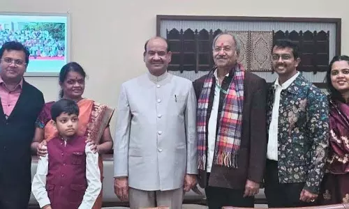 सांसद बृजमोहन अग्रवाल ने लोकसभा अध्यक्ष ओम बिड़ला से की सौजन्य मुलाकात सांसद बृजमोहन अग्रवाल ने लोकसभा अध्यक्ष ओम बिड़ला से की सौजन्य मुलाकात