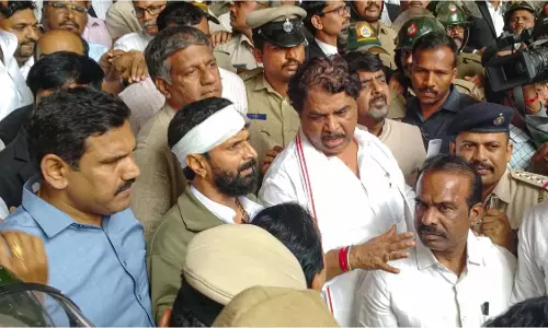 BIG BREAKING: अभद्र टिप्पणी करने के मामले में भाजपा नेता सीटी रवि को बड़ी राहत BIG BREAKING: अभद्र टिप्पणी करने के मामले में भाजपा नेता सीटी रवि को बड़ी राहत