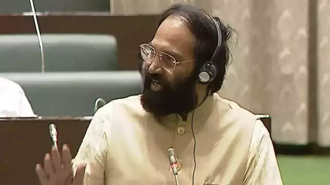 भूमि अधिग्रहण की बाधाओं से तेलंगाना में सिंचाई परियोजनाएं बाधित: Uttam भूमि अधिग्रहण की बाधाओं से तेलंगाना में सिंचाई परियोजनाएं बाधित: Uttam