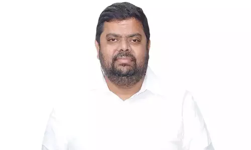 विशाखा डेयरी के चेयरमैन और अन्य निदेशकों ने YSRC से इस्तीफा दिया
