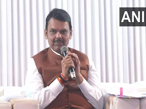 अवैध बांग्लादेशियों के लिए मुंबई में बनेगा अच्छा डिटेंशन सेंटर: Maharashtra CM