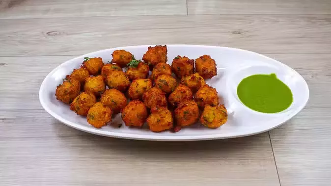 Moong Dal Pakoda Recipe: घर पर ऐसे तैयार करें मूंग दाल के पकौड़े