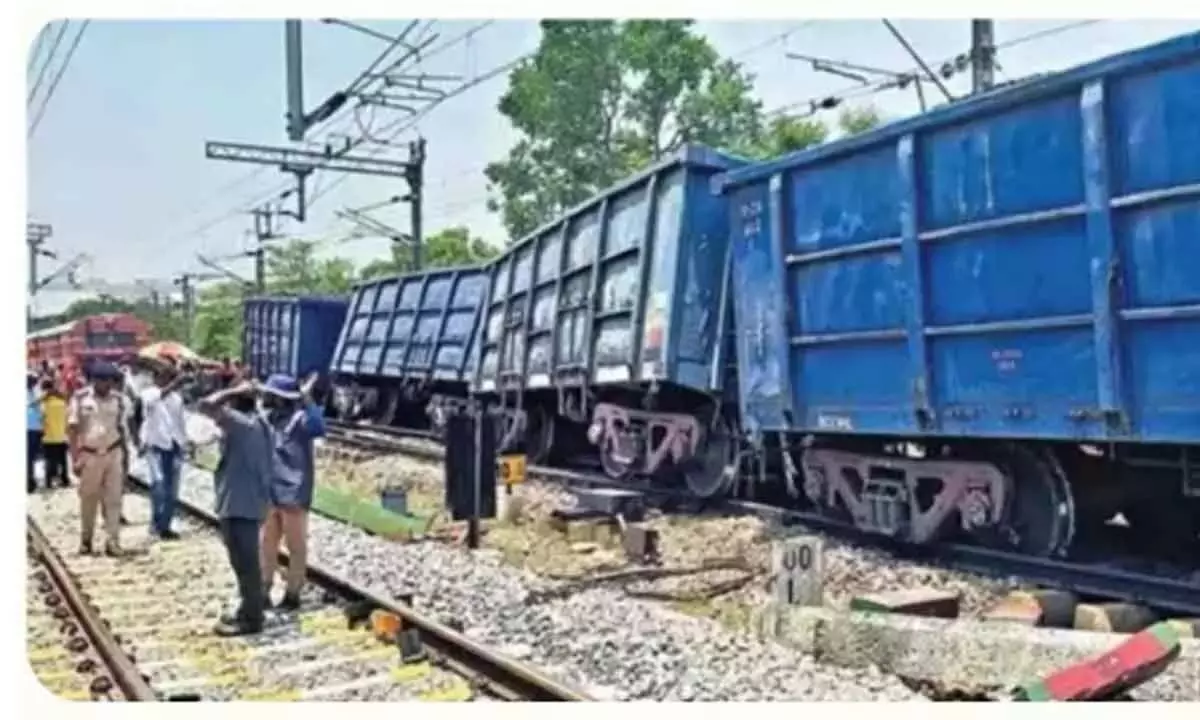 Andhra: अराकू मार्ग पर मालगाड़ी पटरी से उतरी, रेल यातायात प्रभावित