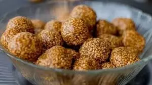 Sesame Laddu नोट करें आसान रेसिपी