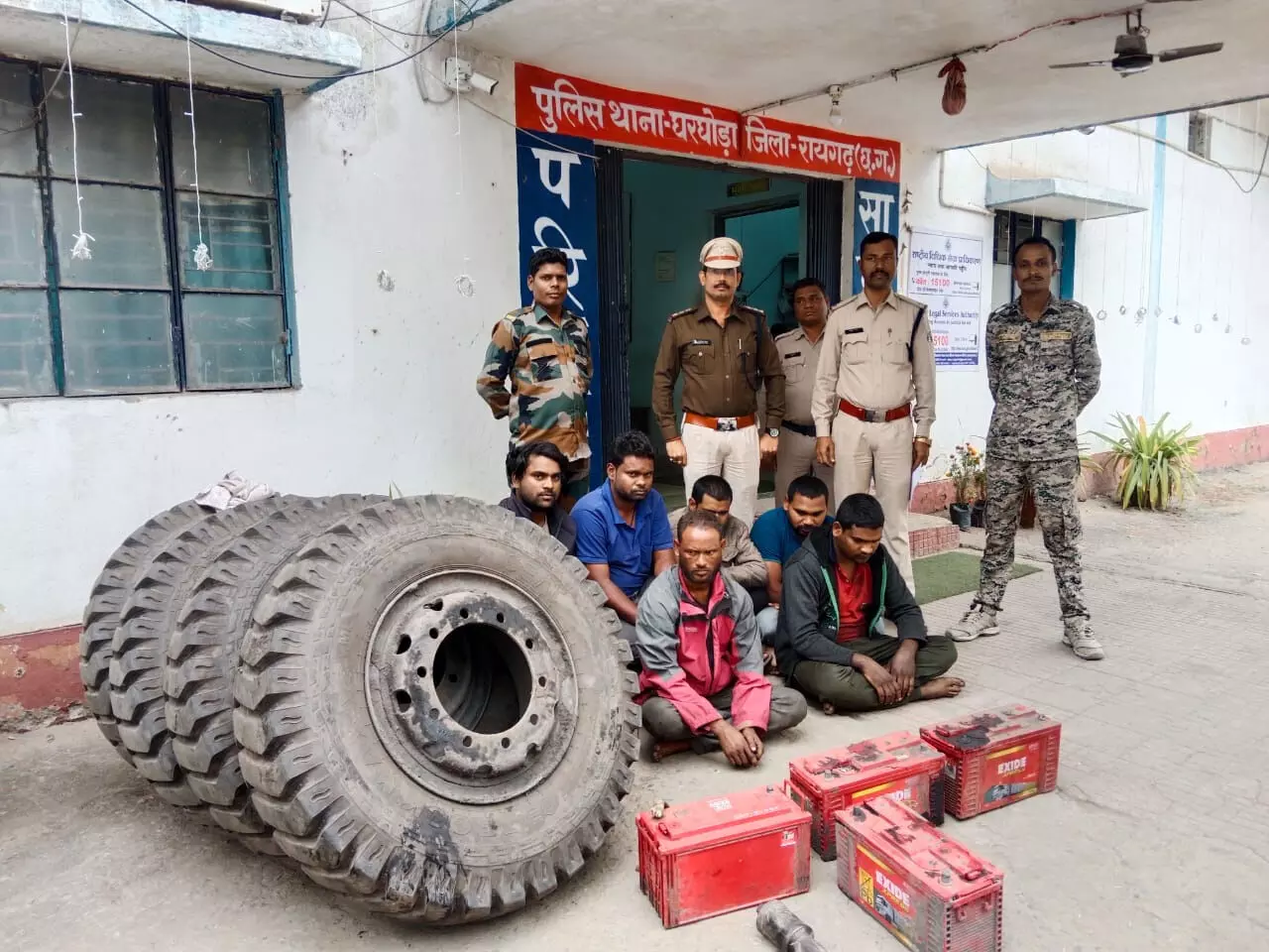 ट्रांसपोर्ट ऑफिस में हुई चोरी का पर्दाफाश, 6 आरोपी गिरफ्तार