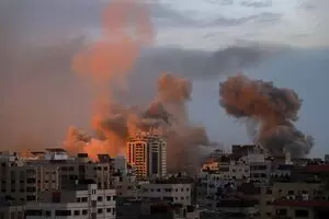 Gaza पर इजरायली हवाई हमलों में कम से कम 18 की मौत