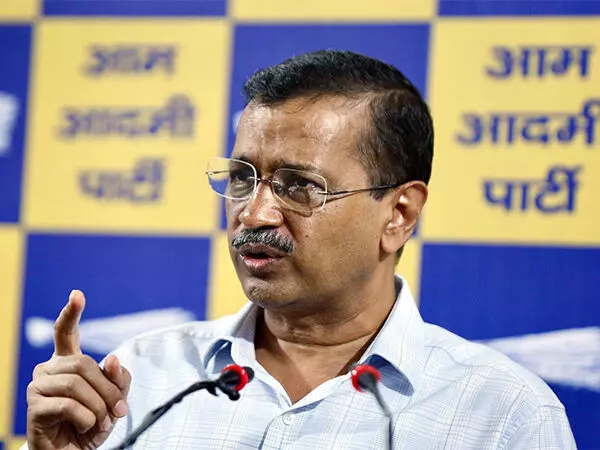 दिल्ली के उपराज्यपाल ने आबकारी नीति मामले में केजरीवाल पर मुकदमा चलाने के लिए ED को दी मंजूरी