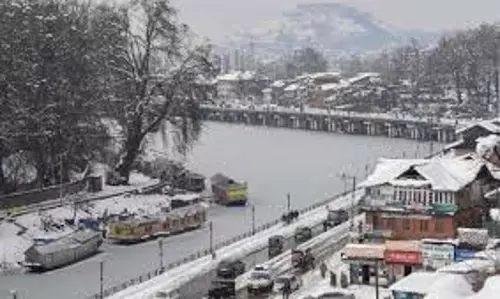 Kashmir के जमने पर चिल्लई कलां दर्ज Kashmir के जमने पर चिल्लई कलां दर्ज