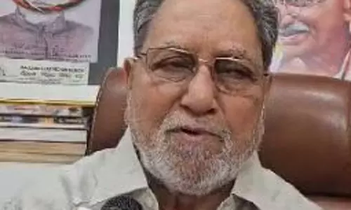 आरएसएस चीफ को बताना चाहिए कि ‘हिंदुत्व’ क्या है : हुसैन दलवई आरएसएस चीफ को बताना चाहिए कि ‘हिंदुत्व’ क्या है : हुसैन दलवई
