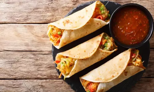 Rajma Kathi Roll: बच्चों के लिए घर पर बनाएं राजमा काठी रोल Rajma Kathi Roll: बच्चों के लिए घर पर बनाएं राजमा काठी रोल