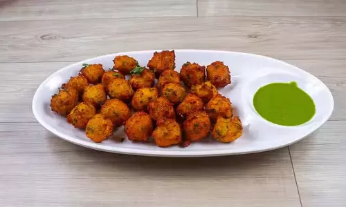 Moong Dal Pakoda Recipe: घर पर ऐसे तैयार करें मूंग दाल के पकौड़े