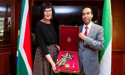 UAE के राष्ट्रपति ने दक्षिण अफ्रीका के परिवहन मंत्री को जायद द्वितीय पदक प्रदान किया