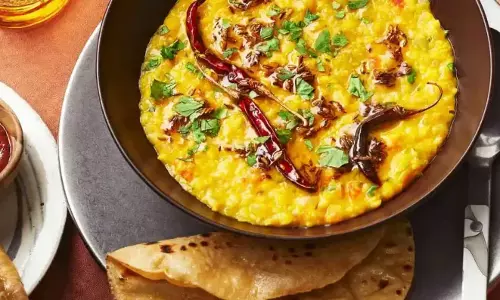 Tadka Dal Recipe: सिंपल दाल में लगाइए स्वादिष्ट तड़का Tadka Dal Recipe: सिंपल दाल में लगाइए स्वादिष्ट तड़का