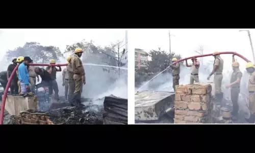 टॉप्सिया बस्ती में भीषण आग, 100 से अधिक झुग्गियां नष्ट