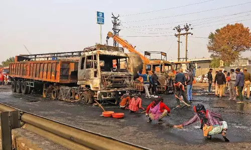 LPG ट्रक और CNG ट्रक में खतरनाक टक्कर...अब तक 14 की मौत, कई लोगों की हालत गंभीर, VIDEO