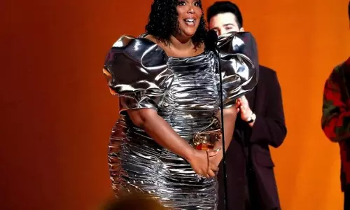 Rapper Lizzo ने इंटरनेट के साथ अपने विषाक्त संबंध को संबोधित किया