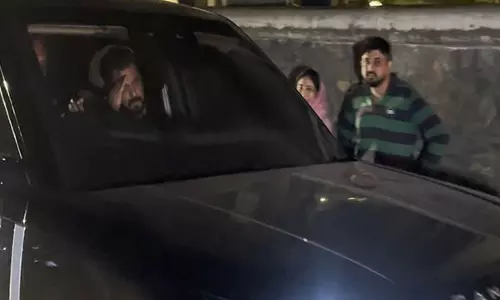 Salman Khan भाई सोहेल खान की जन्मदिन पार्टी में शानदार अंदाज में पहुंचे Salman Khan भाई सोहेल खान की जन्मदिन पार्टी में शानदार अंदाज में पहुंचे