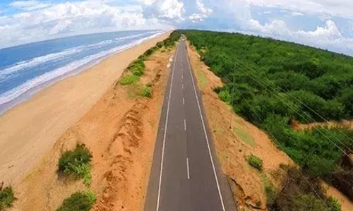 Odisha ने पर्यटन क्षेत्र के विकास के लिए केंद्र से विशेष पैकेज मांगा Odisha ने पर्यटन क्षेत्र के विकास के लिए केंद्र से विशेष पैकेज मांगा