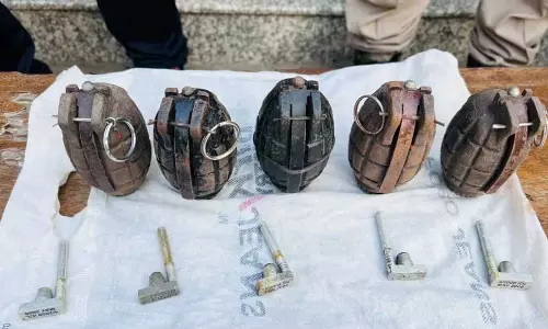 Assam : सोनितपुर में विस्फोटक बरामद, जमीन के नीचे छिपाकर रखे गए
