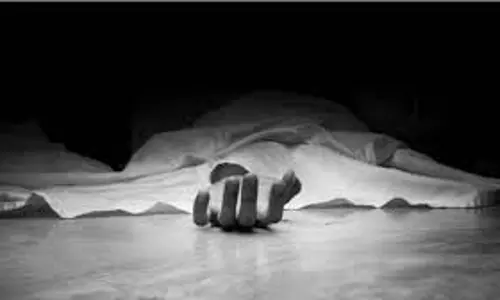 Bareilly: निजी स्कूल के शिक्षक का शव नदी किनारे मिला ,इलाके में मची सनसनी Bareilly: निजी स्कूल के शिक्षक का शव नदी किनारे मिला ,इलाके में मची सनसनी