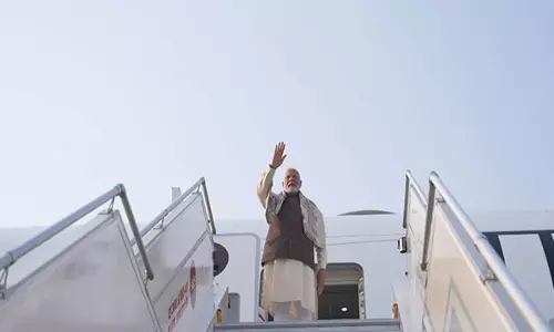 PM Modi कुवैत की दो दिवसीय यात्रा पर रवाना PM Modi कुवैत की दो दिवसीय यात्रा पर रवाना