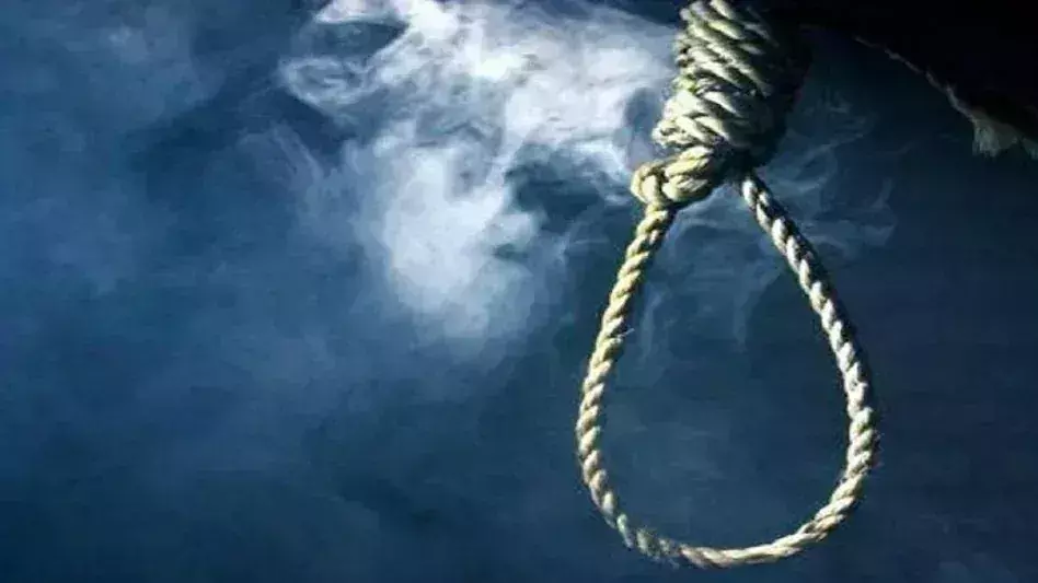Adampur: सीसवाल में युवक ने लगाया फंदा, पोस्टमार्टम के लिए भेजा शव Adampur: सीसवाल में युवक ने लगाया फंदा, पोस्टमार्टम के लिए भेजा शव