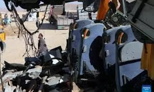 अफ़ग़ानिस्तान में सड़क दुर्घटनाओं में 44 मरे, 76 घायल अफ़ग़ानिस्तान में सड़क दुर्घटनाओं में 44 मरे, 76 घायल
