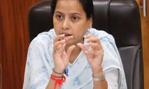 महाराष्ट्र भारत की 5 ट्रिलियन डॉलर की अर्थव्यवस्था के लक्ष्य को प्राप्त करने में महत्वपूर्ण भूमिका निभाएगा: Minister Tatkare महाराष्ट्र भारत की 5 ट्रिलियन डॉलर की अर्थव्यवस्था के लक्ष्य को प्राप्त करने में महत्वपूर्ण भूमिका निभाएगा: Minister Tatkare