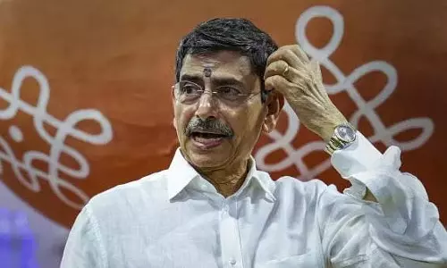 Education मंत्री चेझियान ने राज्यपाल रवि पर कुलपतियों की नियुक्ति में बाधा डालने का लगाया आरोप Education मंत्री चेझियान ने राज्यपाल रवि पर कुलपतियों की नियुक्ति में बाधा डालने का लगाया आरोप