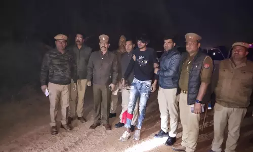 Mathura: गौ-तस्कर और पुलिस के बीच मुठभेड़ , 25 हजार के इनामी को दबोचा