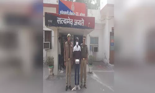 मॉल में मिनी स्टोर से कर्मचारी ने की लाखों की चोरी, CCTV के जरिये पकड़ा गया मॉल में मिनी स्टोर से कर्मचारी ने की लाखों की चोरी, CCTV के जरिये पकड़ा गया