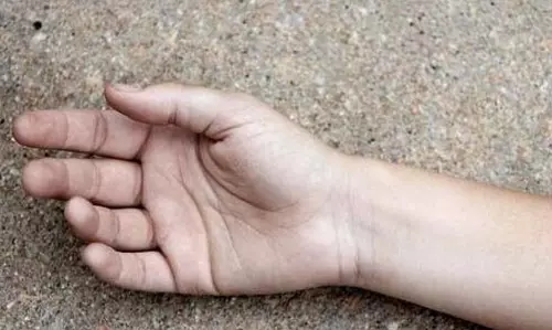 Canada में मृत लड़की का किया अंतिम संस्कार