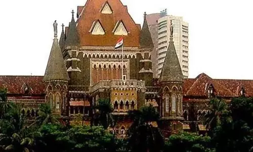 Bombay हाई कोर्ट ने बिल्डर टेकचंदानी की गिरफ्तारी को अवैध माना Bombay हाई कोर्ट ने बिल्डर टेकचंदानी की गिरफ्तारी को अवैध माना