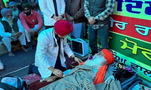 BIG BREAKING: बॉर्डर से किसानों ने दी चेतावनी, आमरण अनशन के बीच बड़ी खबर