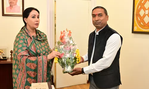 Dungarpur: उप मुख्यमंत्री दिया कुमारी से डूंगरपुर जिले के विकास पर चर्चा Dungarpur: उप मुख्यमंत्री दिया कुमारी से डूंगरपुर जिले के विकास पर चर्चा