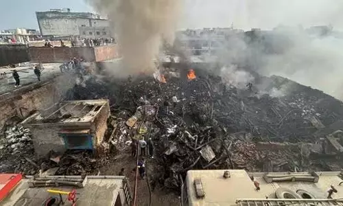 Gurugram : प्लास्टिक रिसाइकिलिंग प्लांट में भीषण आग लगी