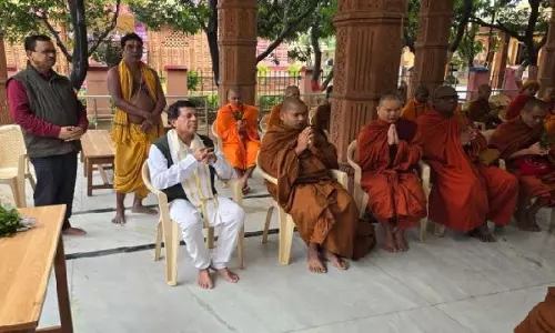 भारत भर के विभिन्न मठों से बौद्ध भिक्षुओं ने KIIT और KISS का किया दौरा