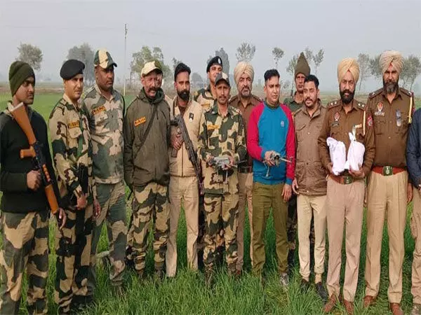 BSF ने पंजाब सीमा पर चार ड्रोन, दो हेरोइन की खेप बरामद की