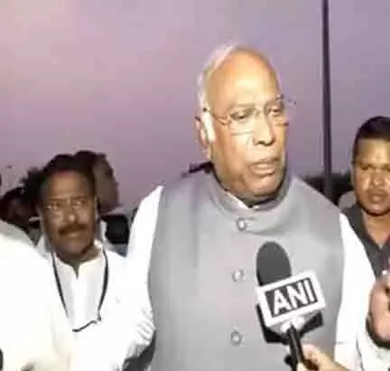 कांग्रेस ने BJP पर अपनी योजना के अनुसार संसद में व्यवधान डालने का लगाया आरोप