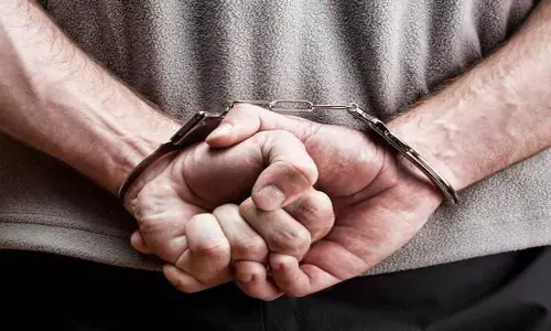 Punjab: विजिलेंस ब्यूरो ने पटवारी को रिश्वत लेते गिरफ्तार किया Punjab: विजिलेंस ब्यूरो ने पटवारी को रिश्वत लेते गिरफ्तार किया