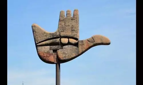 Chandigarh में कूड़ा उठाने वाले कर्मचारी हड़ताल पर