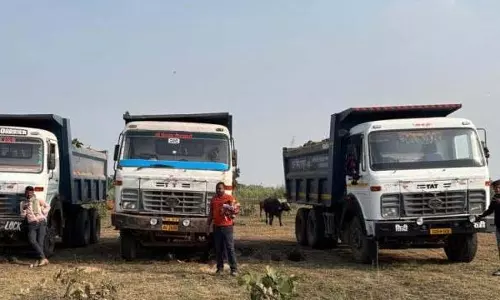 मिट्टी मुरूम और रेत के अवैध परिवहन पर कार्रवाई, 5 हाईवा जब्त