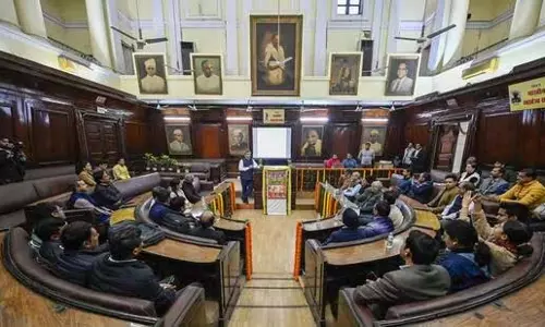 Heritage walk: दिल्ली के रहस्यों की खोज - टाउन हॉल और दारा शिकोह