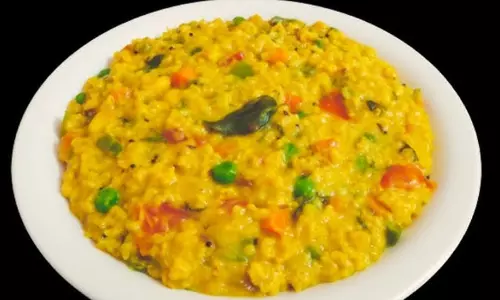 मसाला ओट्स : हर मौसम में फायदेमंद रहती है यह डिश मसाला ओट्स : हर मौसम में फायदेमंद रहती है यह डिश