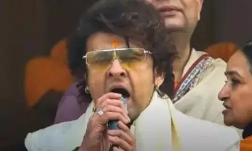 Mohammed रफ़ी मेरे संगीत पिता हैं: सोनू निगम