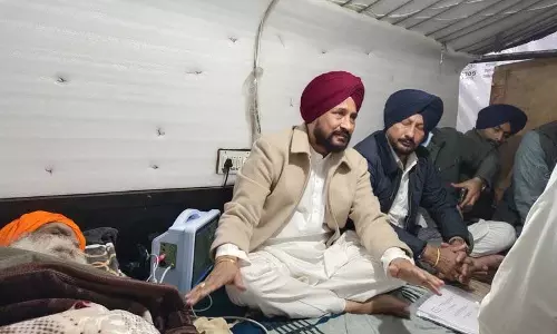 punjab : किसानों को डर, सरकार अनशनरत दल्लेवाल को खनौरी धरना स्थल से हवाई मार्ग