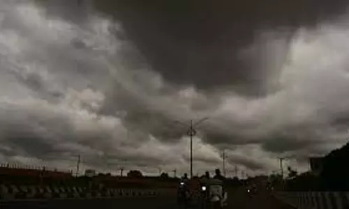 बंगाल की खाड़ी में कम दबाव के कारण भारी बारिश की संभावना बंगाल की खाड़ी में कम दबाव के कारण भारी बारिश की संभावना