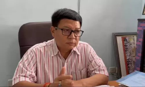 Assam :  देवजीत लोन सैकिया पर दोहरी भूमिका निभाकर संविधान का उल्लंघन करने का आरोप
