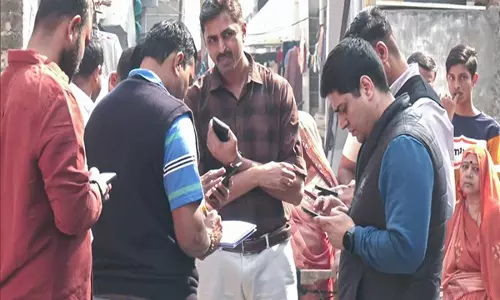 Ahmedabad पुलिस ने साबरमती पार्सल बम विस्फोट के संदिग्धों को किया गिरफ्तार Ahmedabad पुलिस ने साबरमती पार्सल बम विस्फोट के संदिग्धों को किया गिरफ्तार
